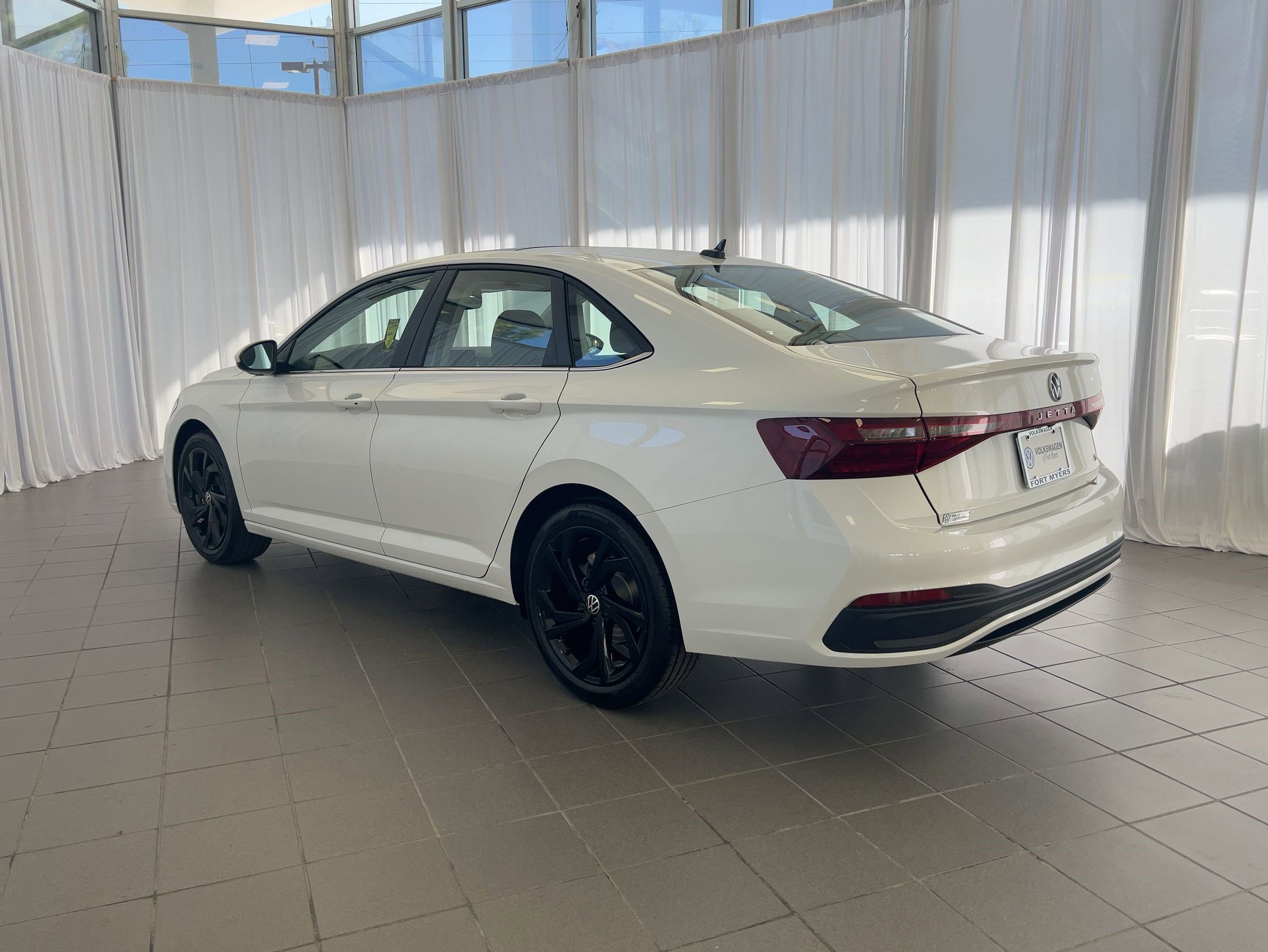 2026 Volkswagen Jetta 1.5T SE photo 3