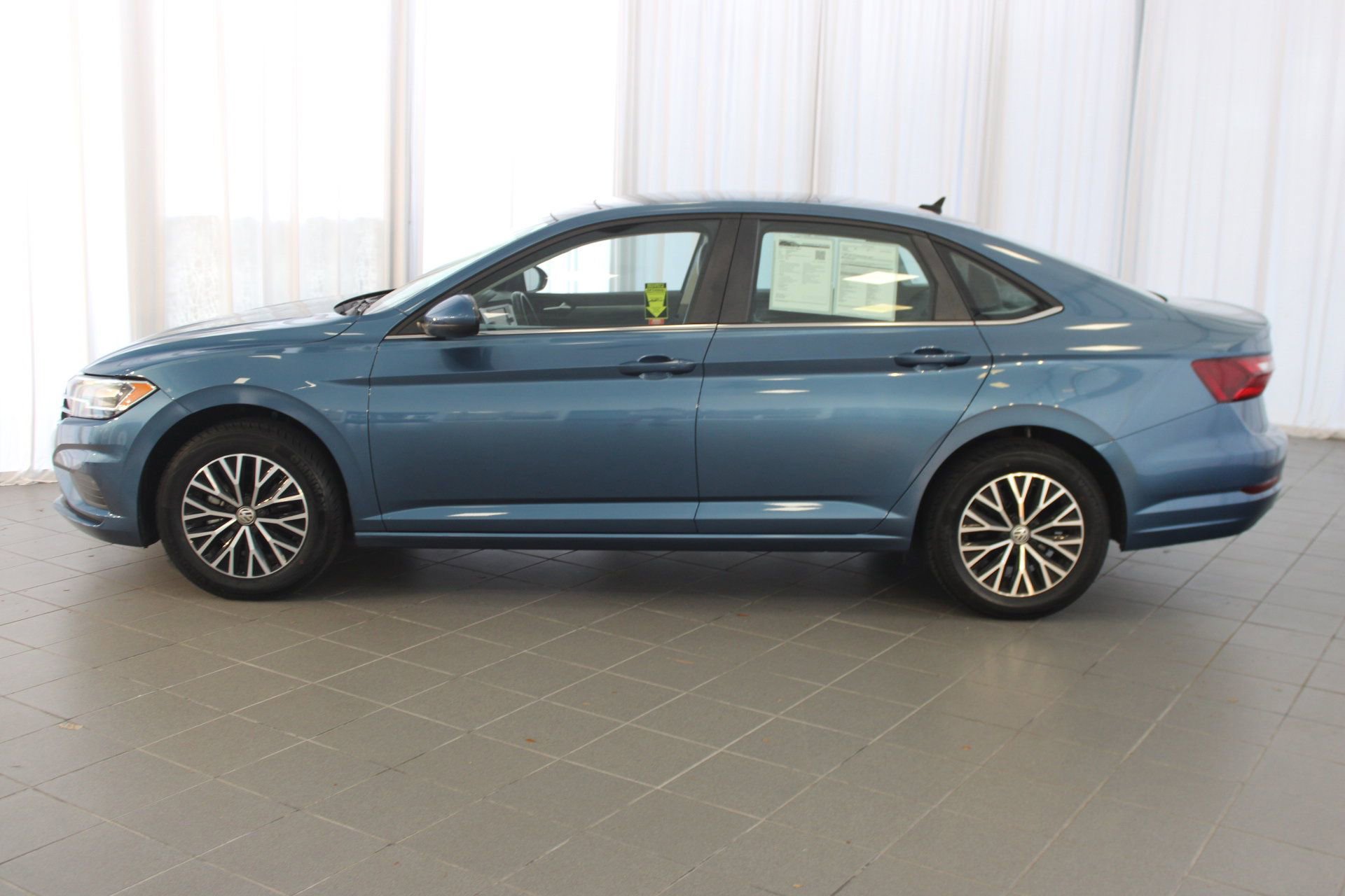 2021 Volkswagen Jetta S photo 2