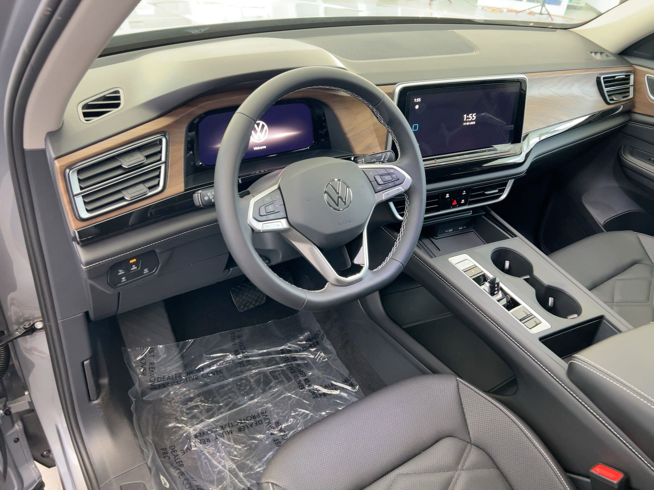 2026 Volkswagen Atlas SE photo 4