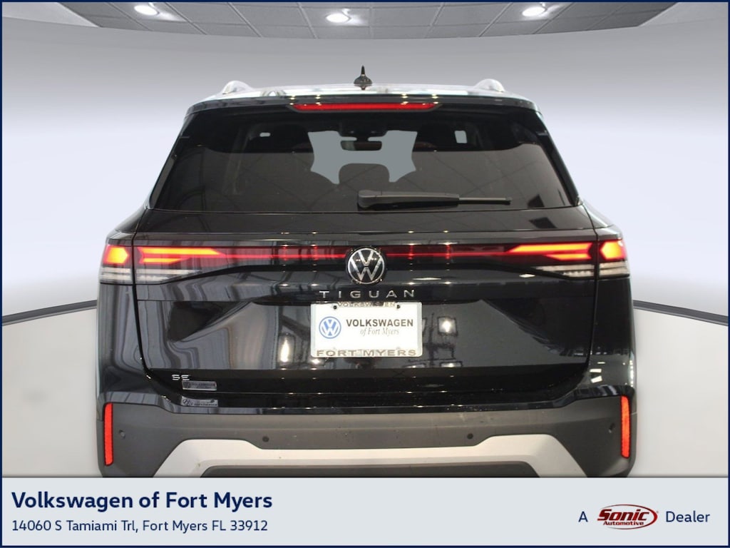 New 2025 Volkswagen Tiguan 2.0T SE SUV