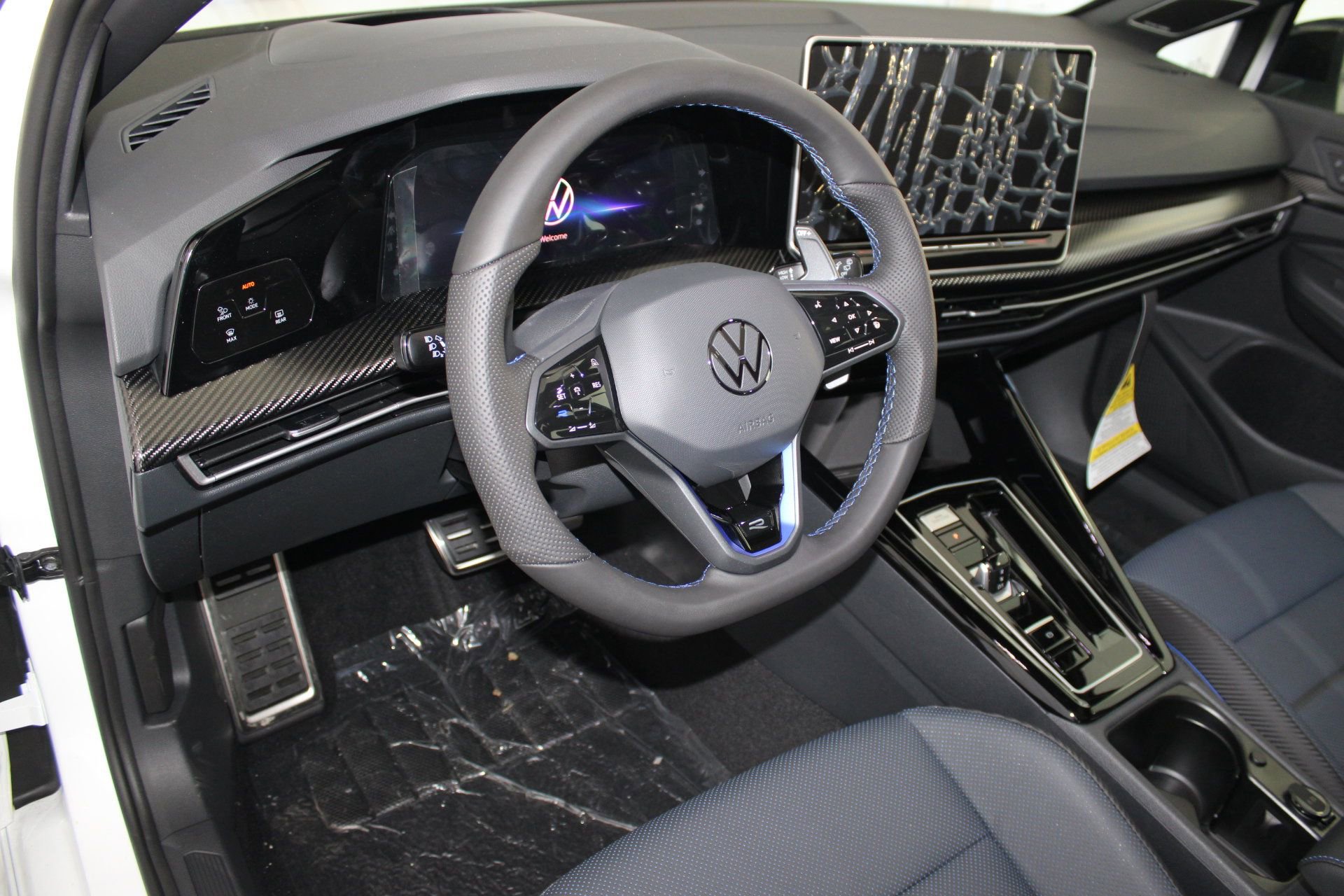 2025 Volkswagen Golf R photo 4