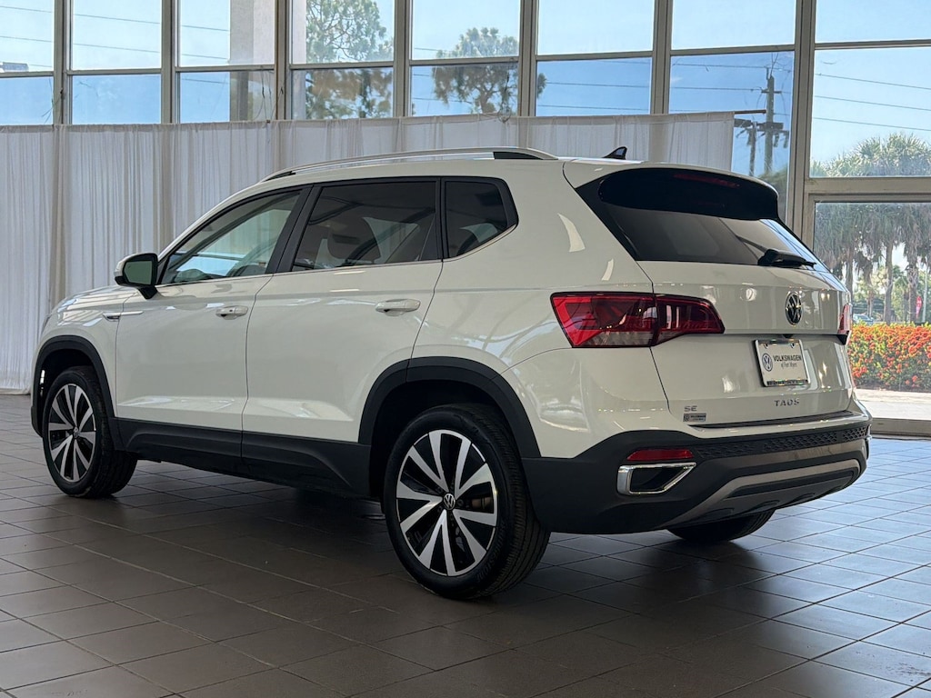 Used 2024 Volkswagen Taos SE SE FWD
