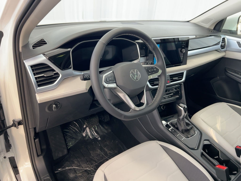New 2026 Volkswagen Taos 1.5T SE SUV