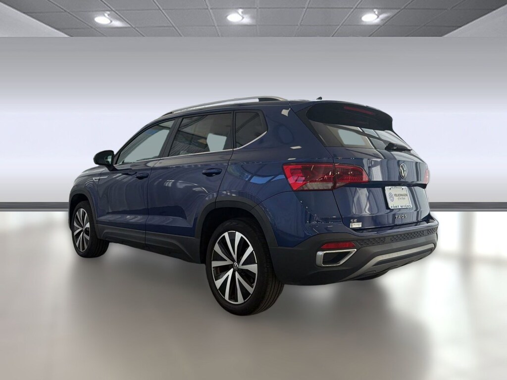 Used 2022 Volkswagen Taos SE SE FWD