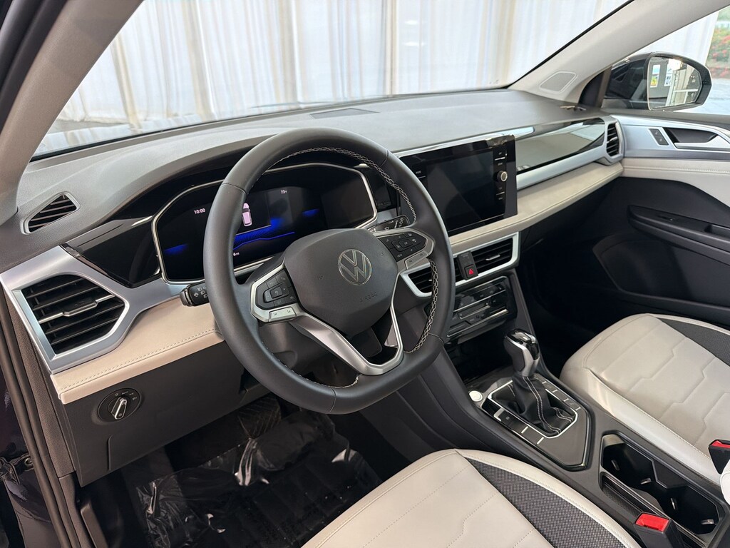 New 2026 Volkswagen Taos 1.5T SE SUV