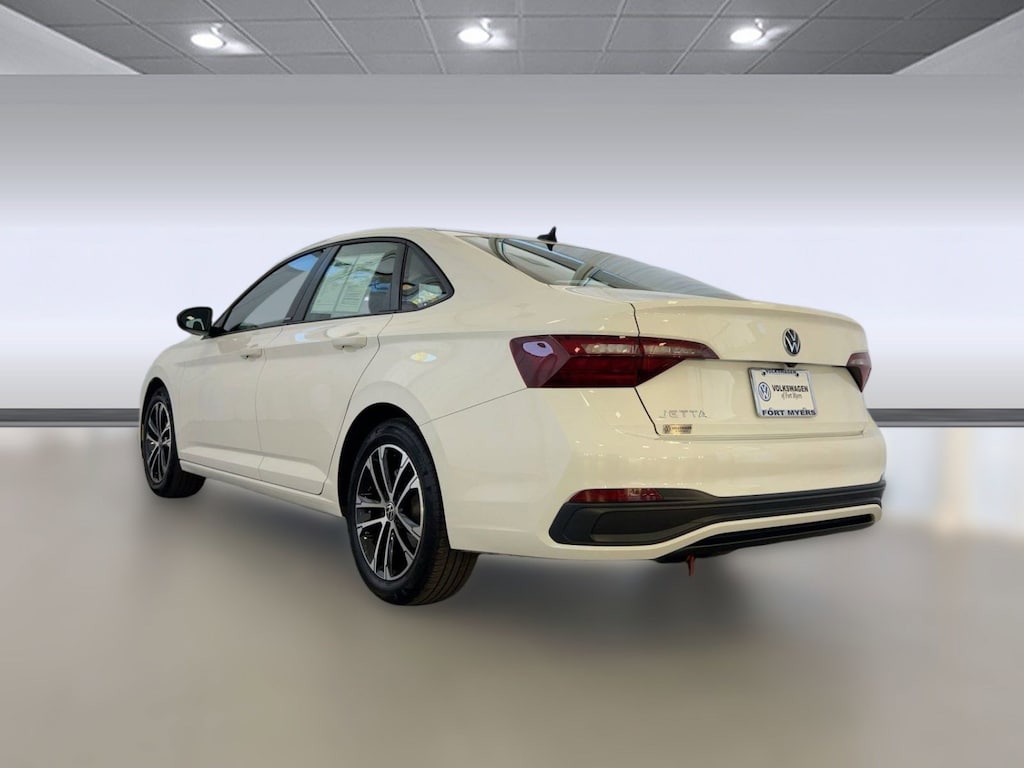 Used 2024 Volkswagen Jetta Sport Sport Auto