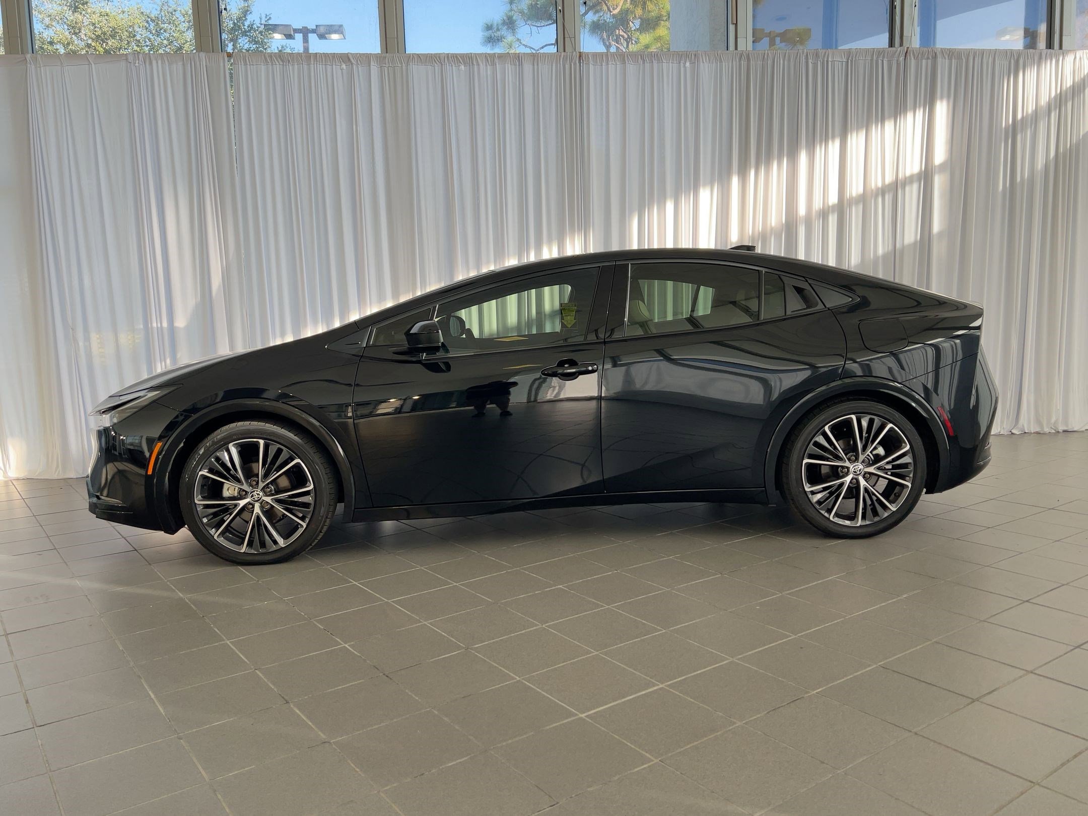 2025 Toyota Prius Limited photo 2