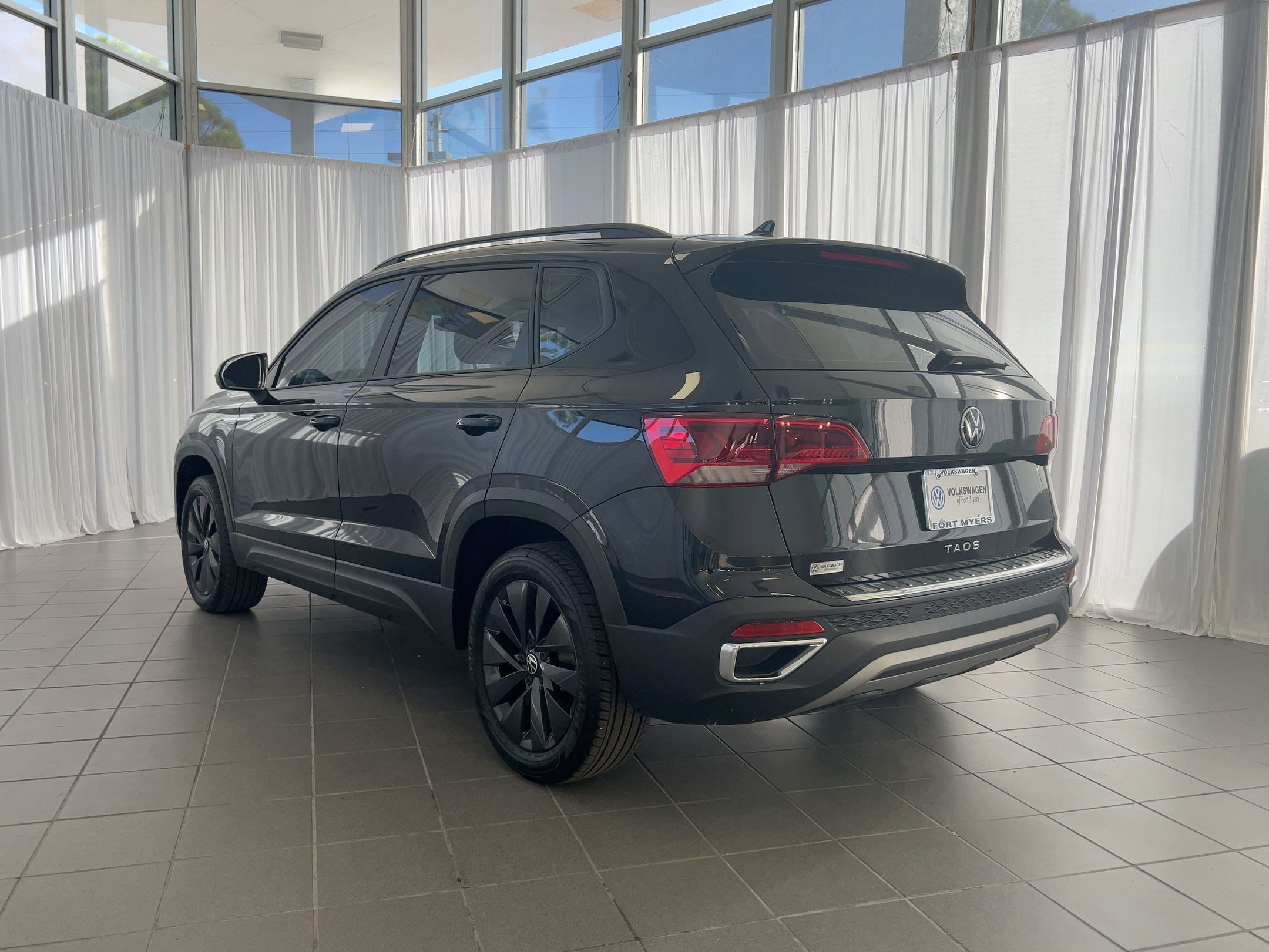 2024 Volkswagen Taos S photo 2