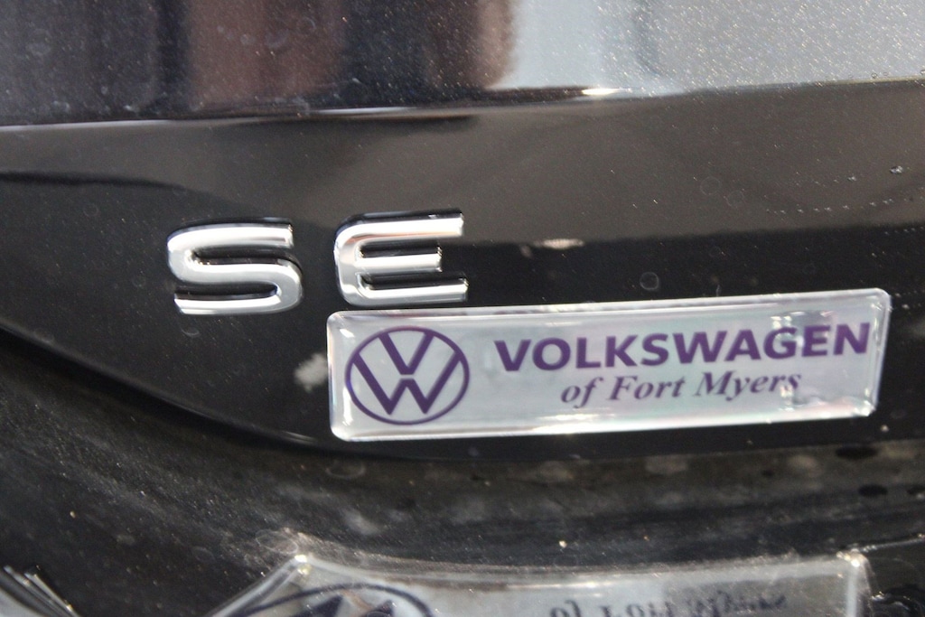 New 2025 Volkswagen Tiguan 2.0T SE SUV