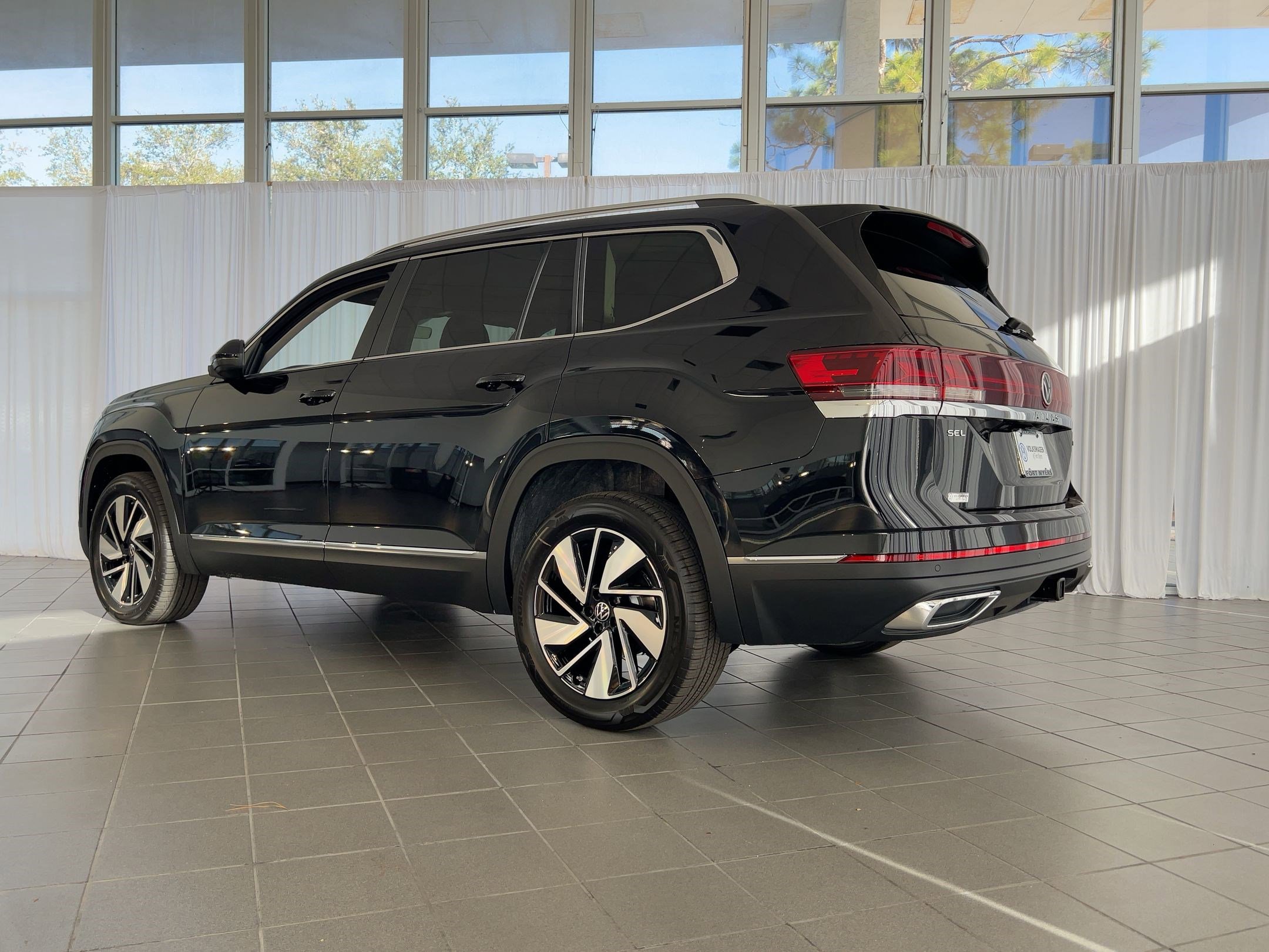 2026 Volkswagen Atlas SEL photo 3