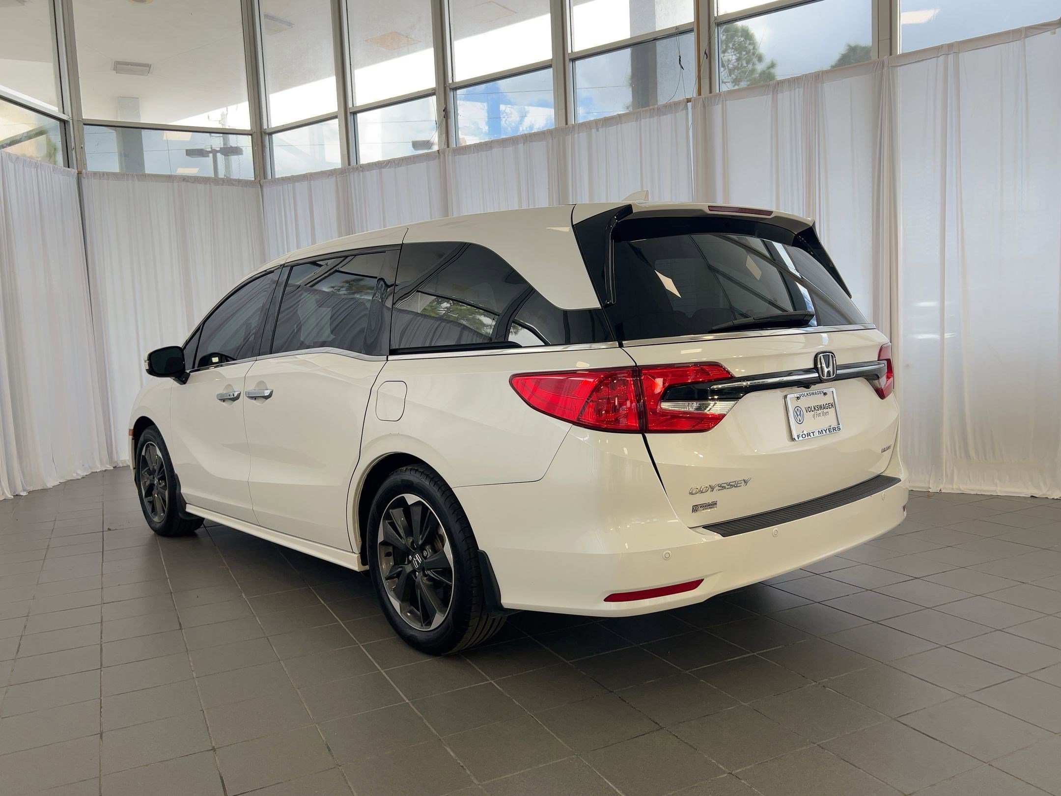 2022 Honda Odyssey Elite photo 2