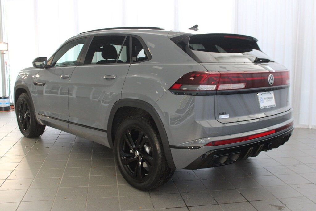 New 2026 Volkswagen Atlas Cross Sport 2.0T SEL R-Line Black SUV