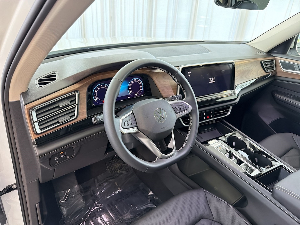 New 2026 Volkswagen Atlas SE w/Technology SUV