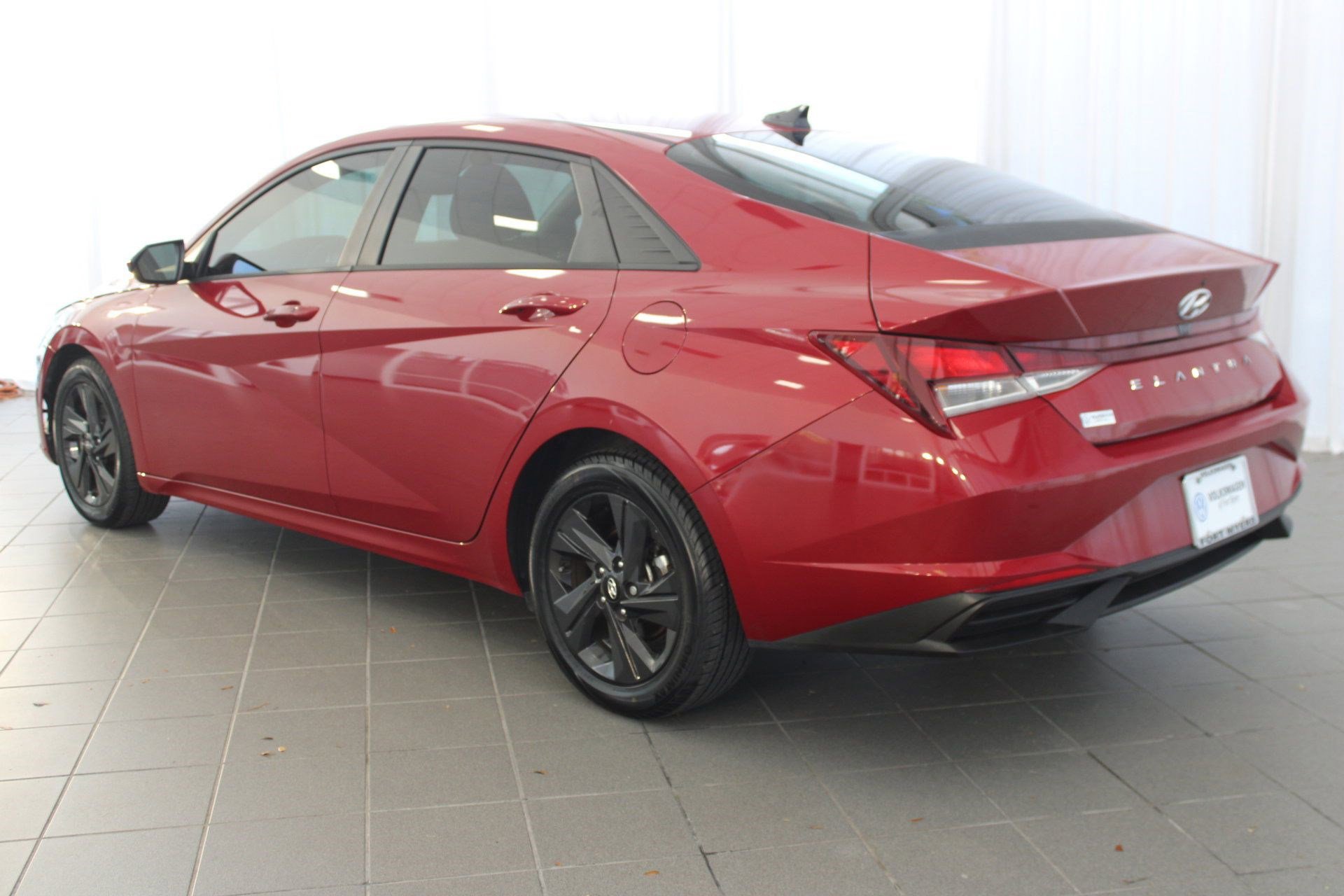 2022 Hyundai Elantra SEL Convenience photo 3