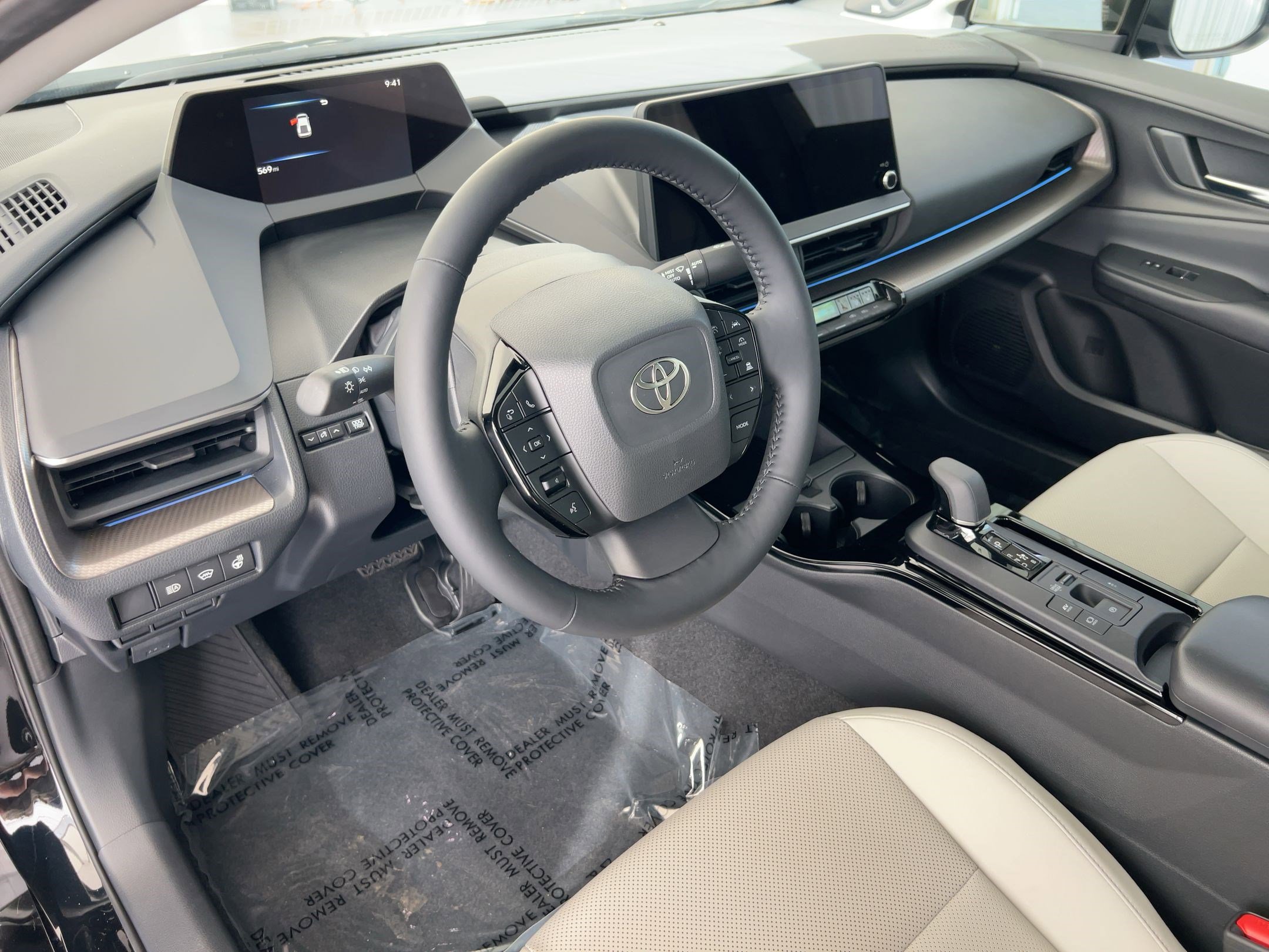 2025 Toyota Prius Limited photo 4