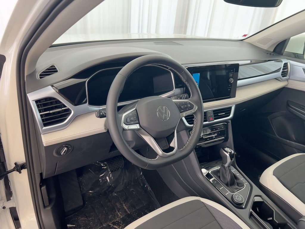 New 2026 Volkswagen Taos 1.5T SE SUV