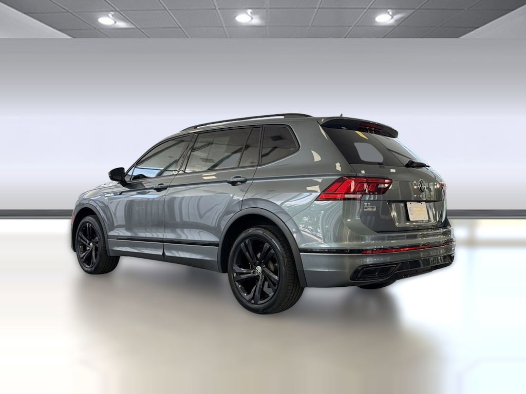 Used 2024 Volkswagen Tiguan SE R-Line Black 2.0T SE R-Line Black FWD