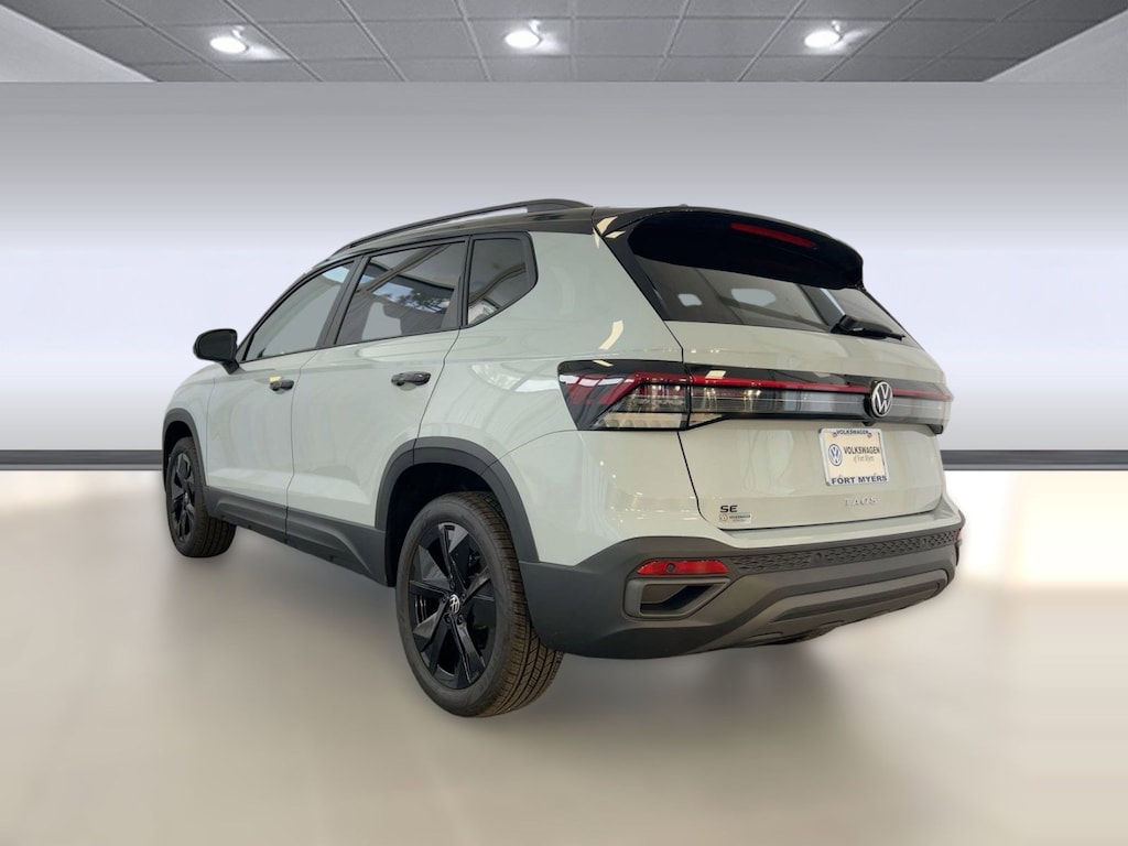 New 2026 Volkswagen Taos 1.5T SE Black SUV