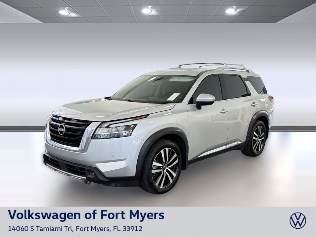 Used 2023 Nissan Pathfinder Platinum Platinum 4WD