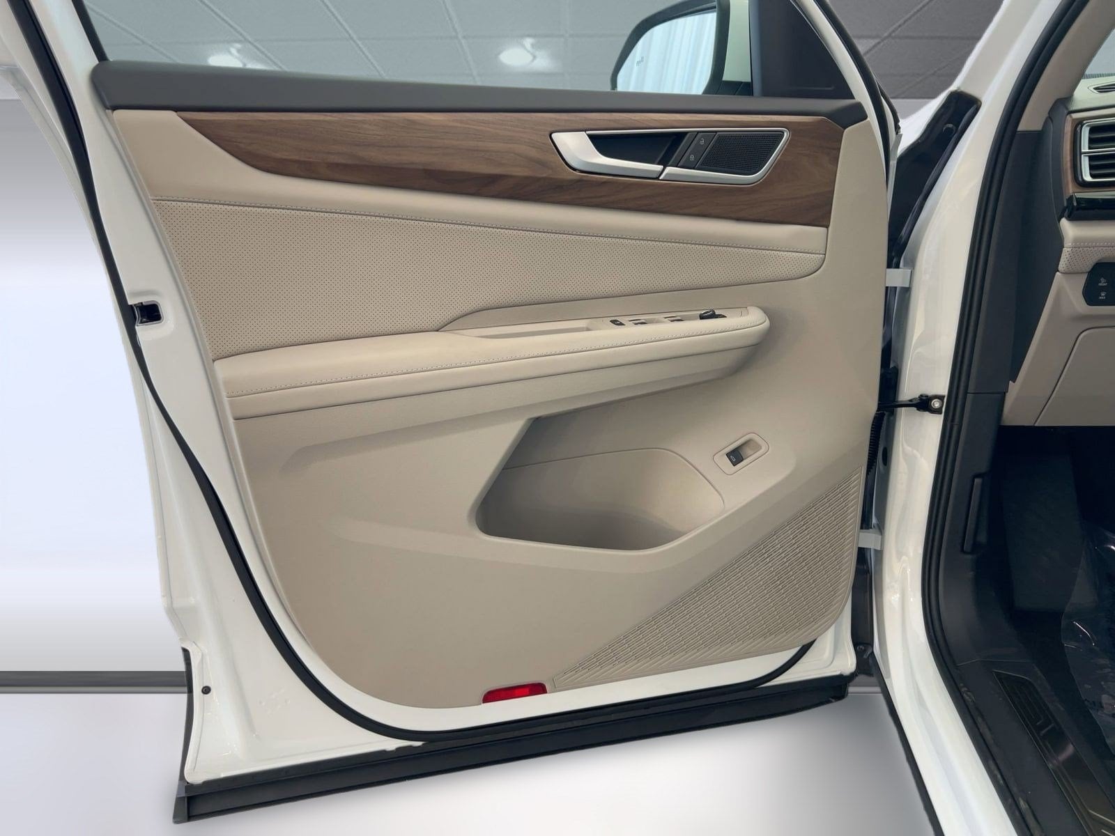 2026 Volkswagen Atlas SE w/Tech - Photo 21