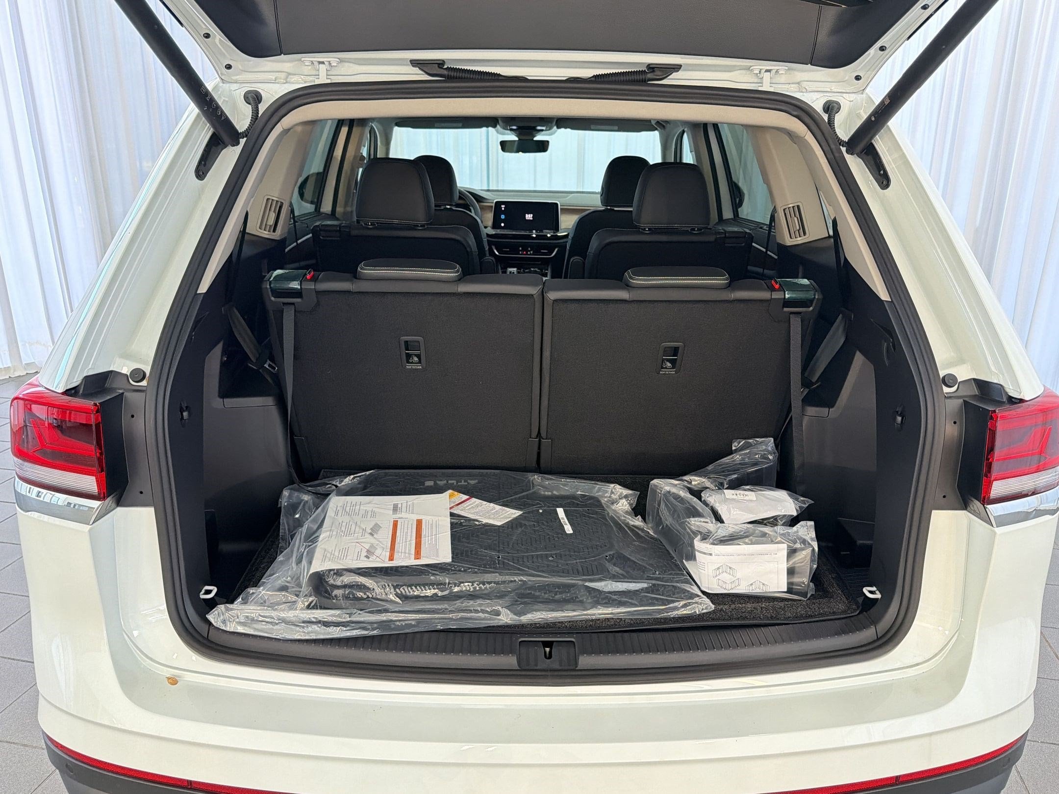 2026 Volkswagen Atlas SE w/Tech - Photo 34