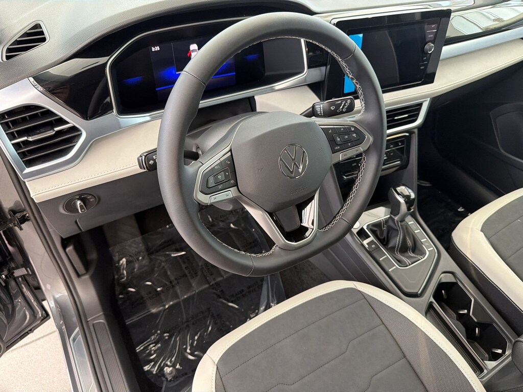 New 2026 Volkswagen Taos 1.5T SE SUV