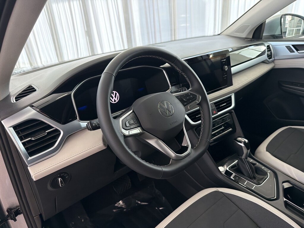 New 2026 Volkswagen Taos 1.5T SE SUV