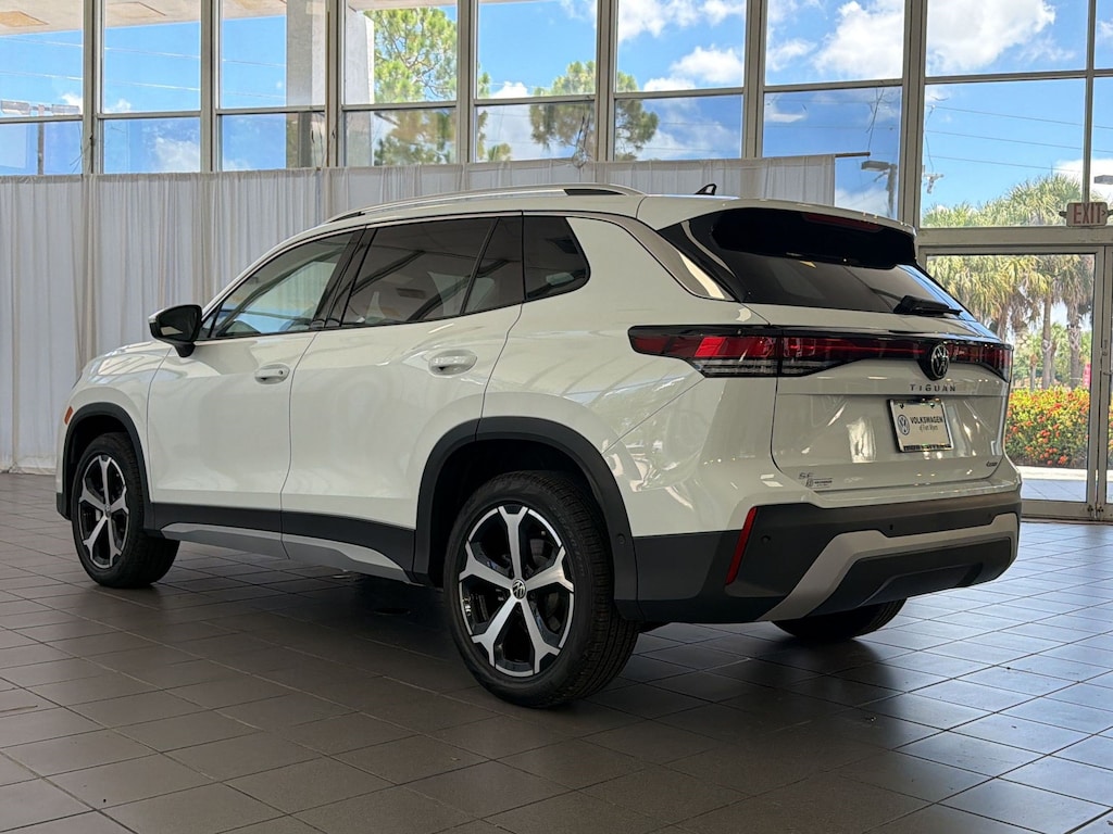 New 2026 Volkswagen Tiguan SE SUV