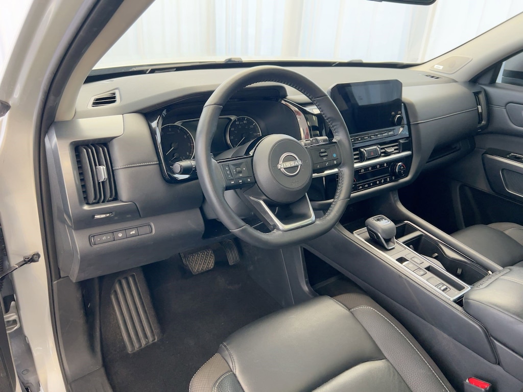 Used 2023 Nissan Pathfinder SL SL 2WD