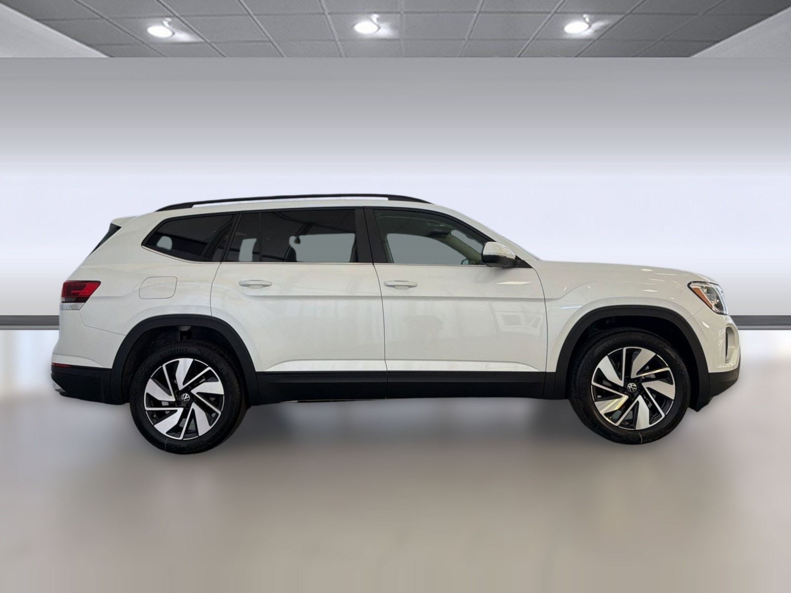 2026 Volkswagen Atlas SE w/Tech - Photo 8