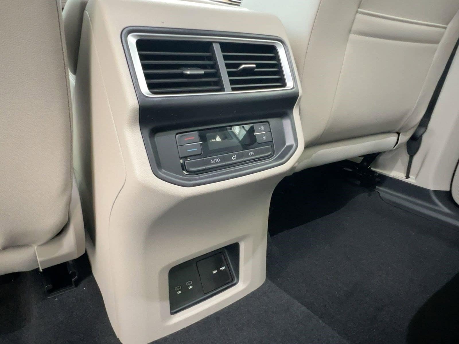 2026 Volkswagen Atlas SE w/Tech - Photo 26