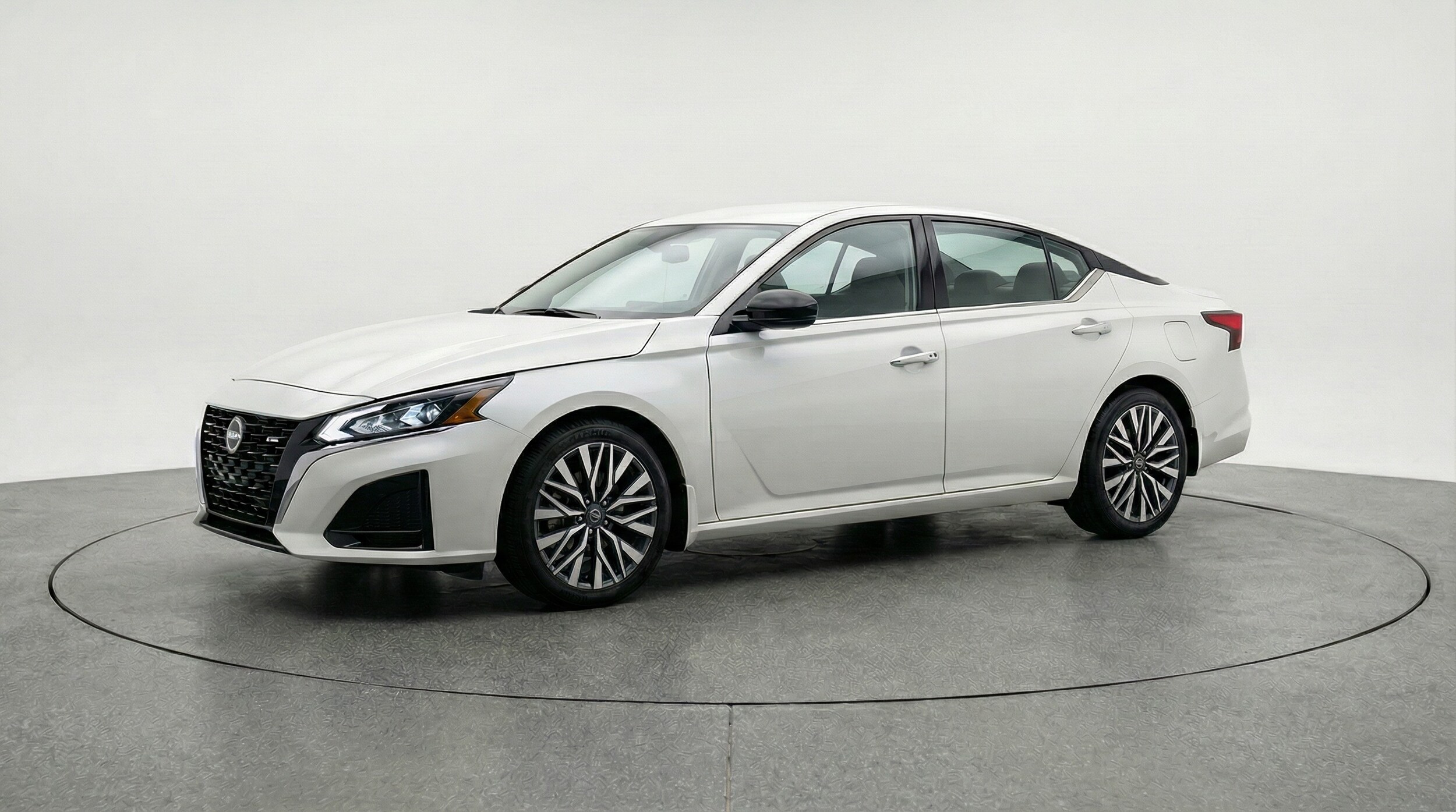 Thumbnail: 2025 Nissan Altima - 3