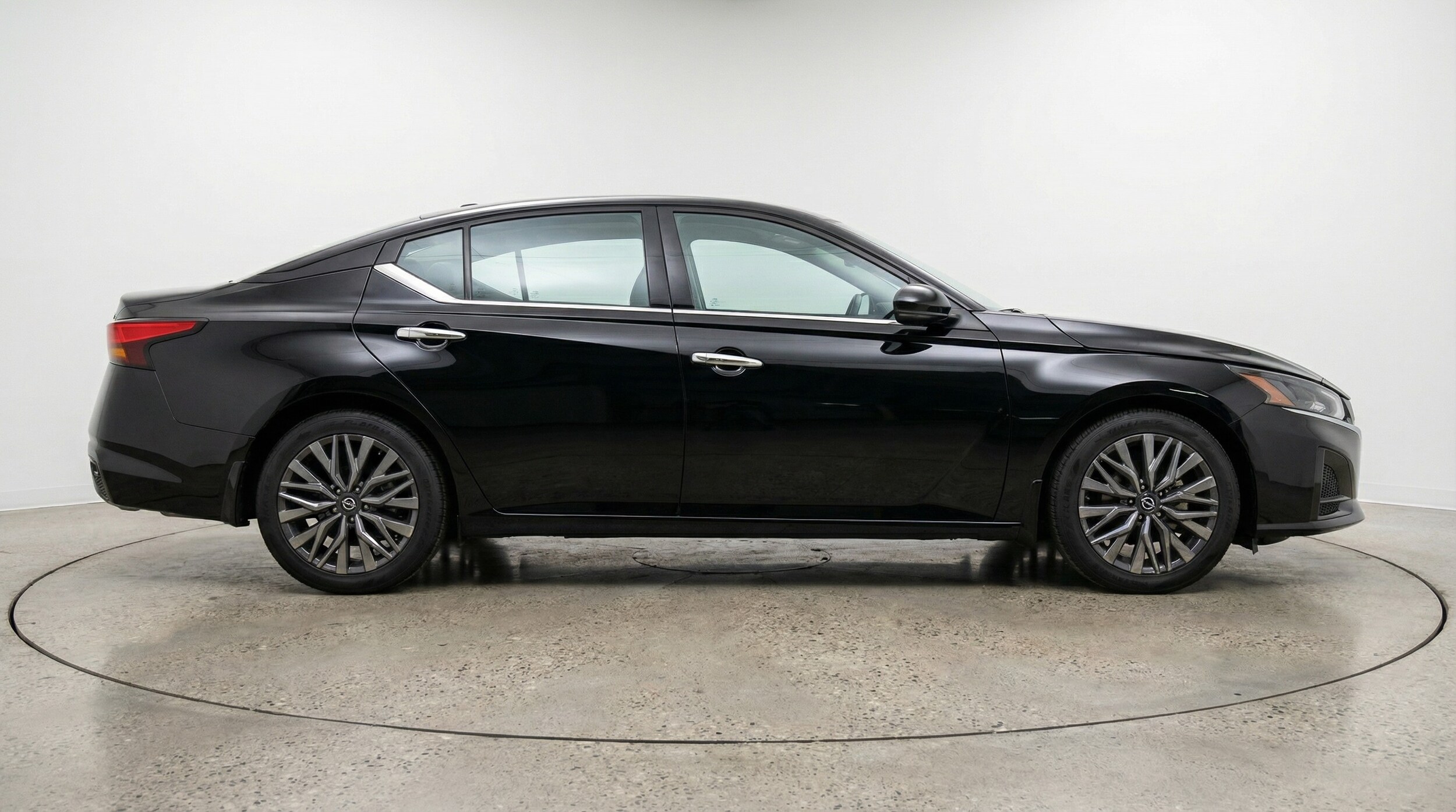 Thumbnail: 2025 Nissan Altima - 8