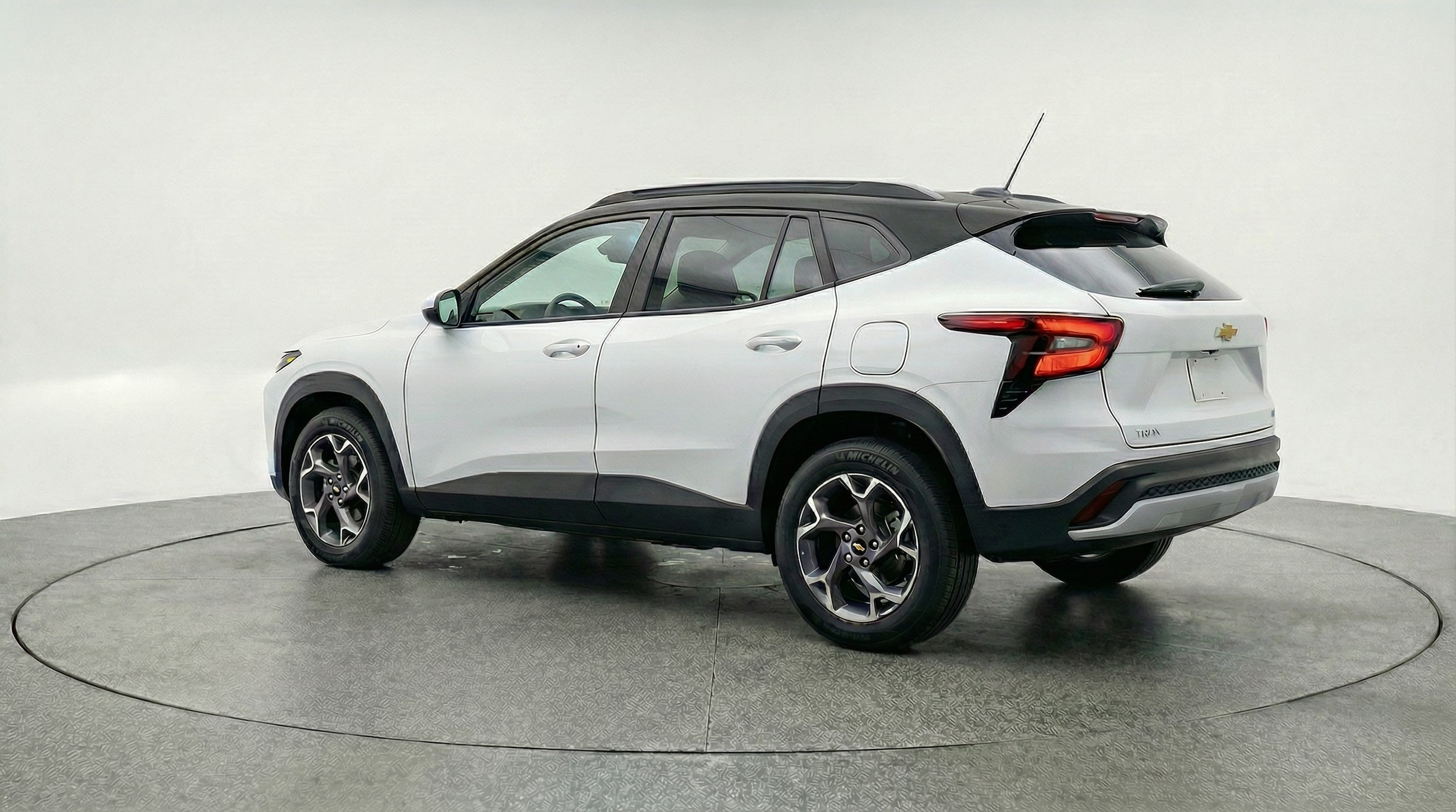 Thumbnail: 2025 Chevrolet Trax - 5