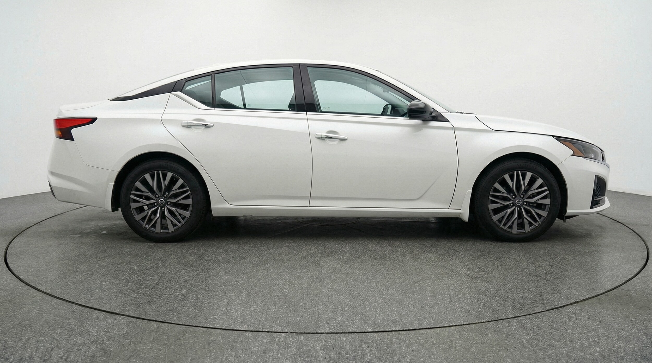 Thumbnail: 2025 Nissan Altima - 8