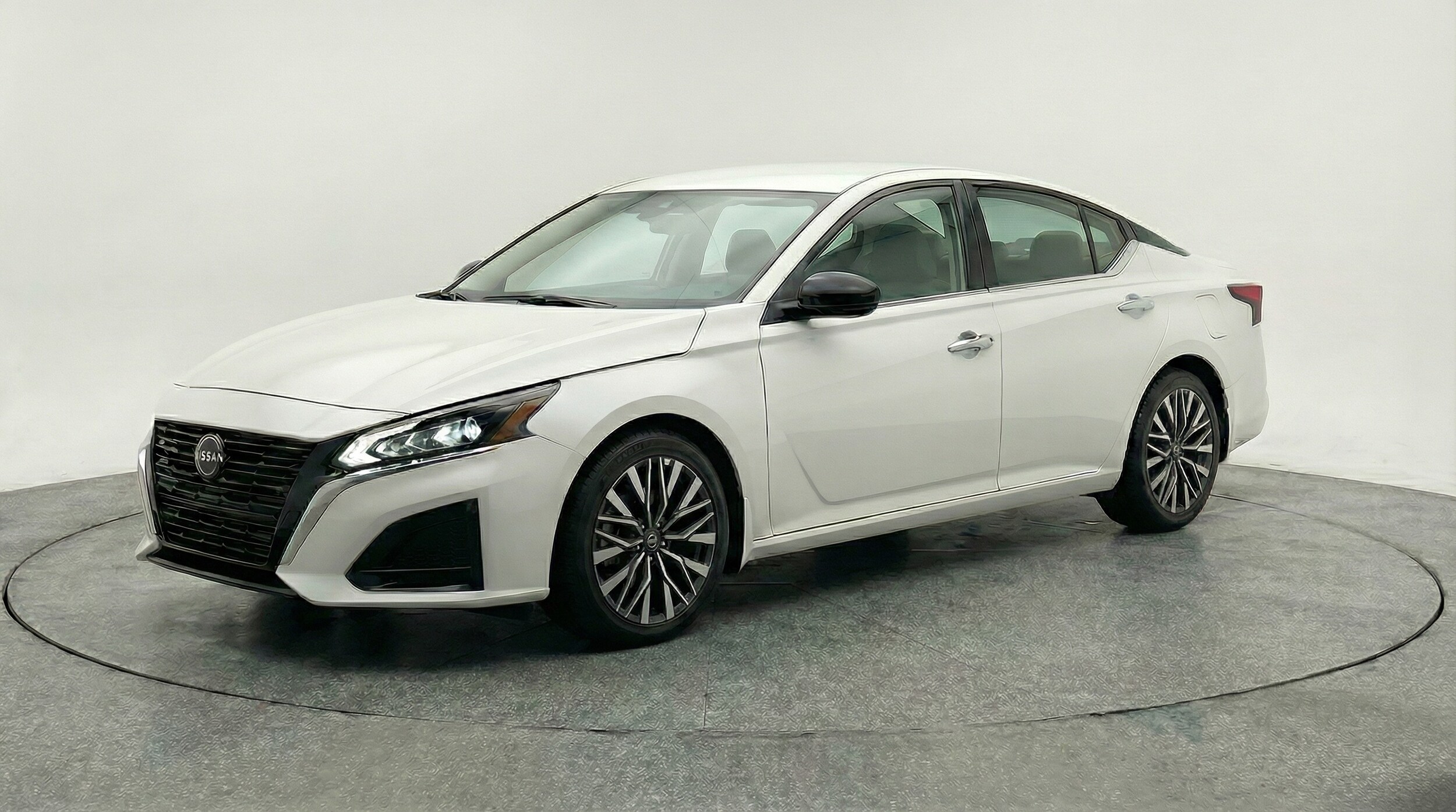 Thumbnail: 2025 Nissan Altima - 3