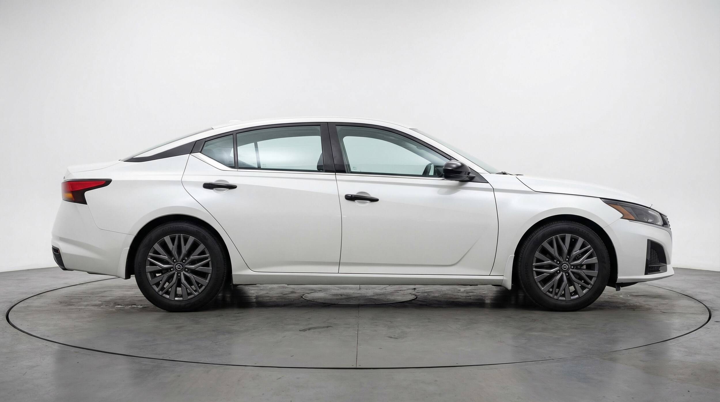 Thumbnail: 2025 Nissan Altima - 8