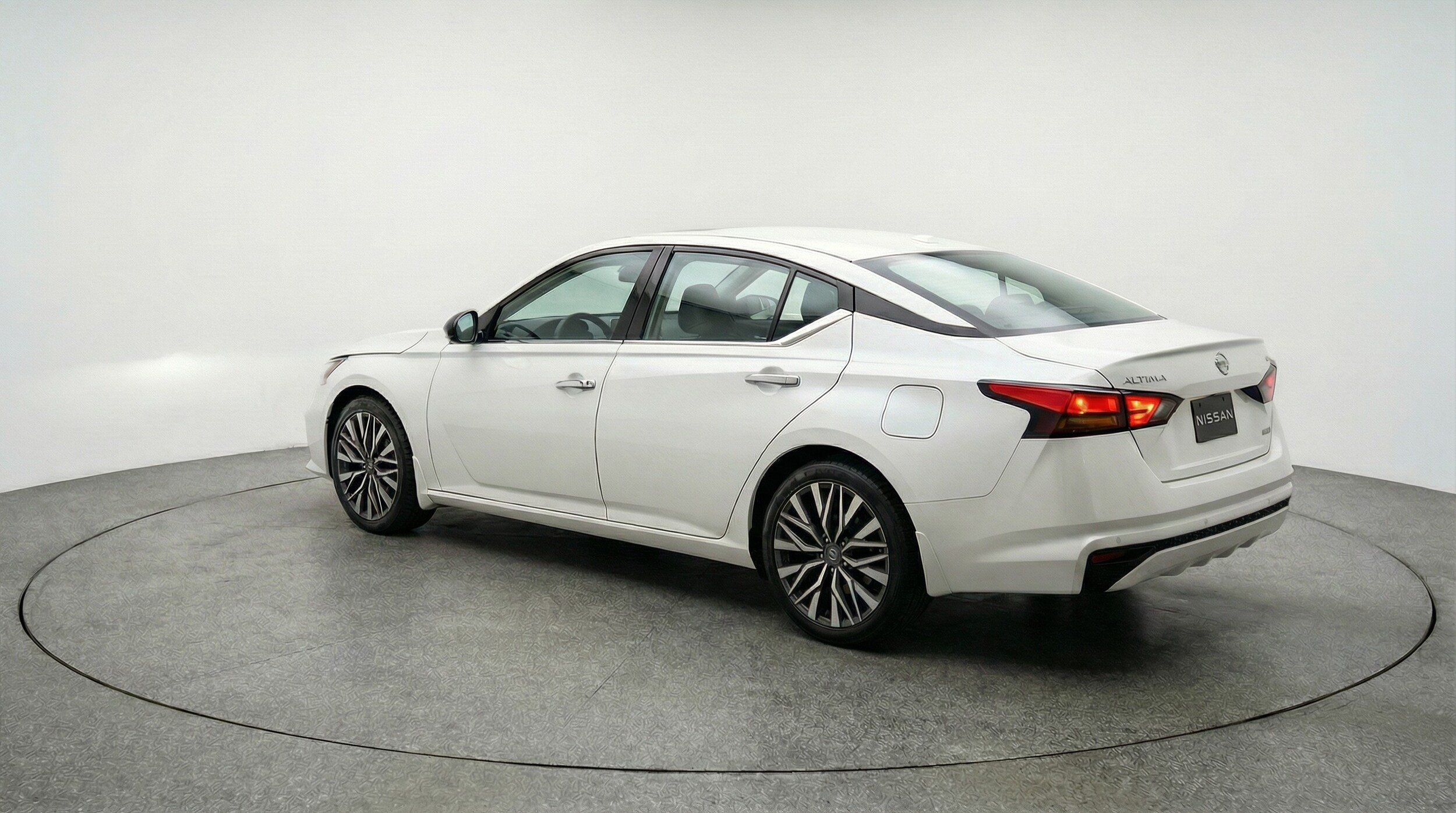 Thumbnail: 2025 Nissan Altima - 5