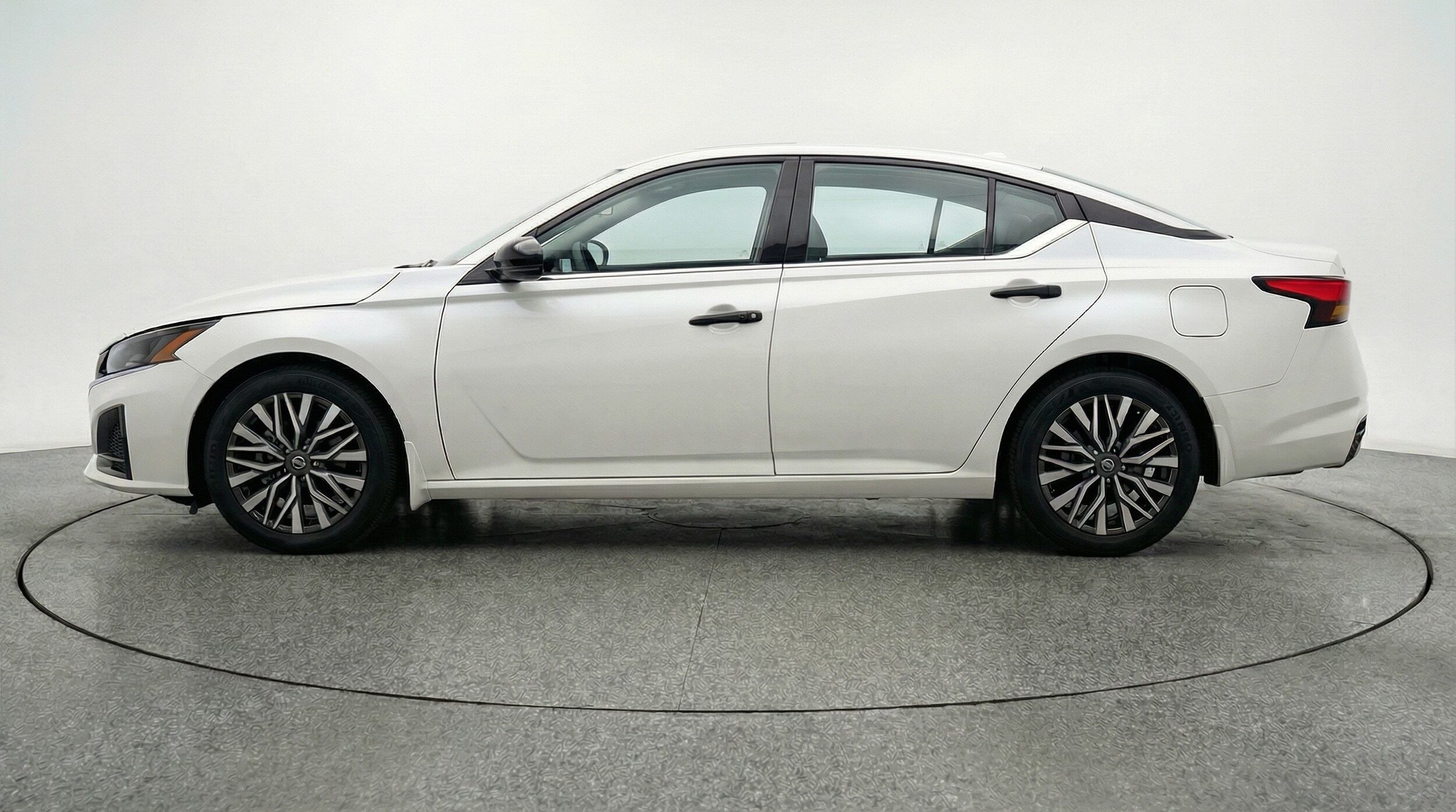 Thumbnail: 2025 Nissan Altima - 4