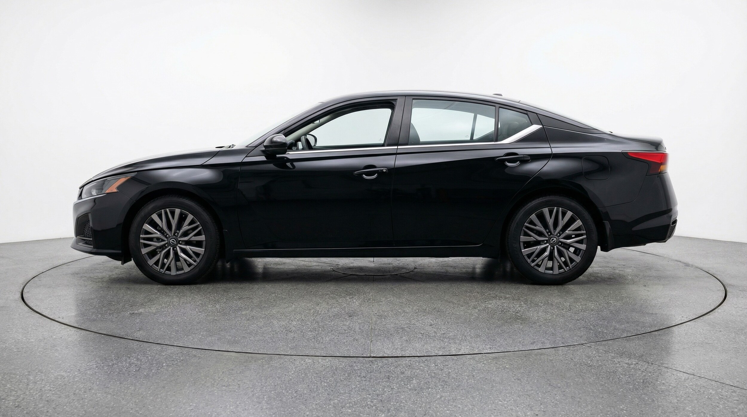 Thumbnail: 2025 Nissan Altima - 4