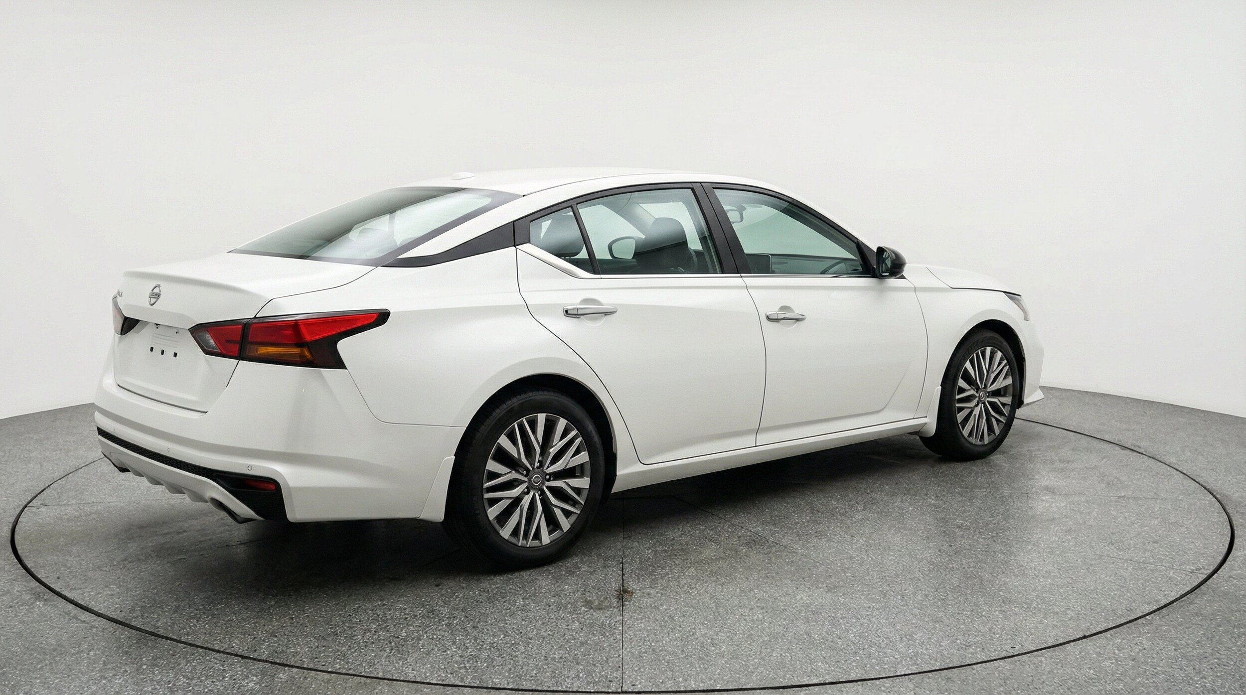 Thumbnail: 2025 Nissan Altima - 9
