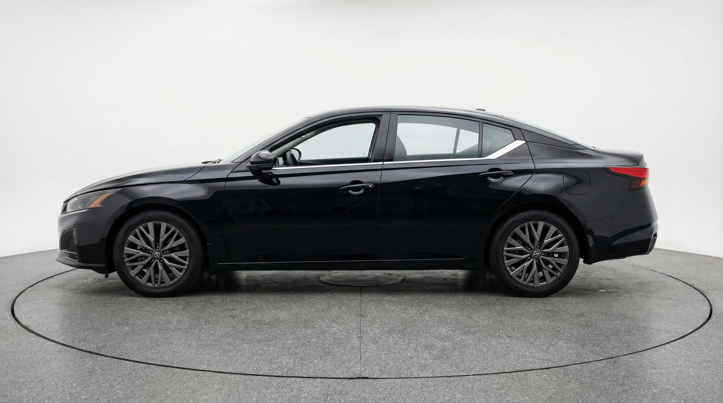 Thumbnail: 2025 Nissan Altima - 4