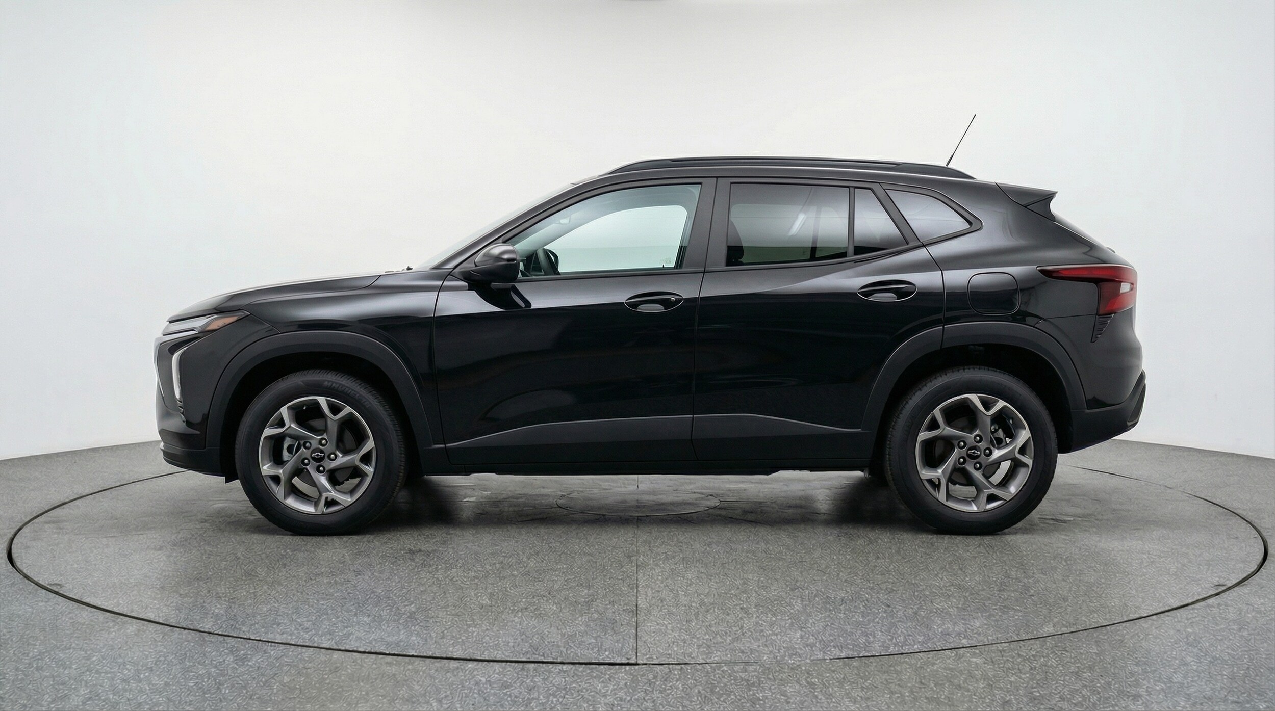 Thumbnail: 2025 Chevrolet Trax - 4