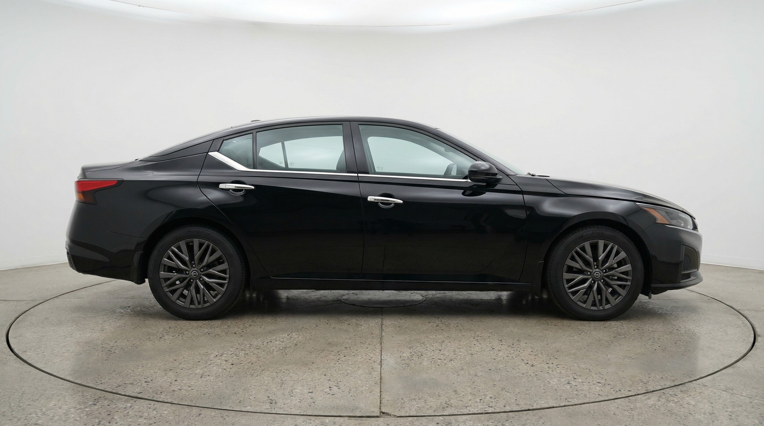 Thumbnail: 2025 Nissan Altima - 8