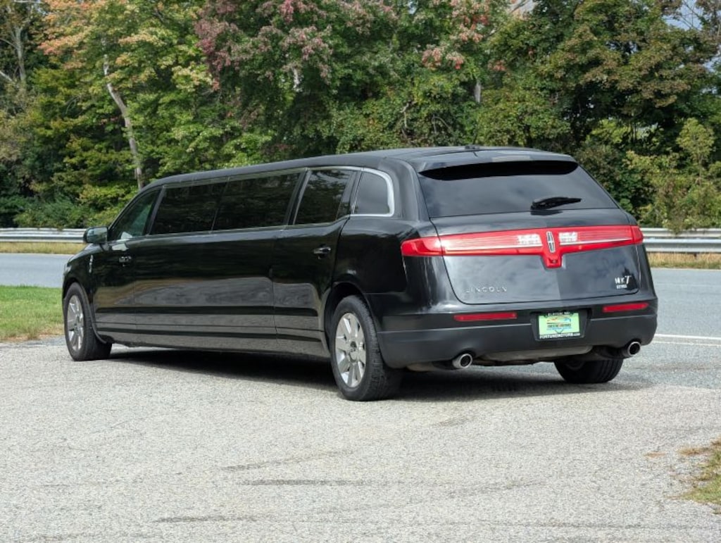 Used 2015 Lincoln MKT Sport Utility 4D SUV