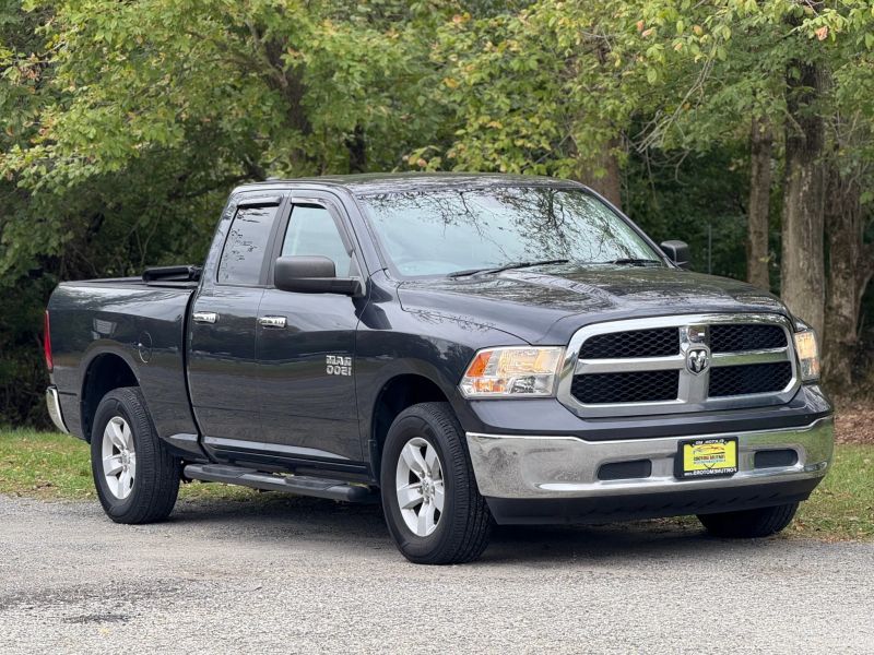 2016 Ram 1500 SLT photo 3