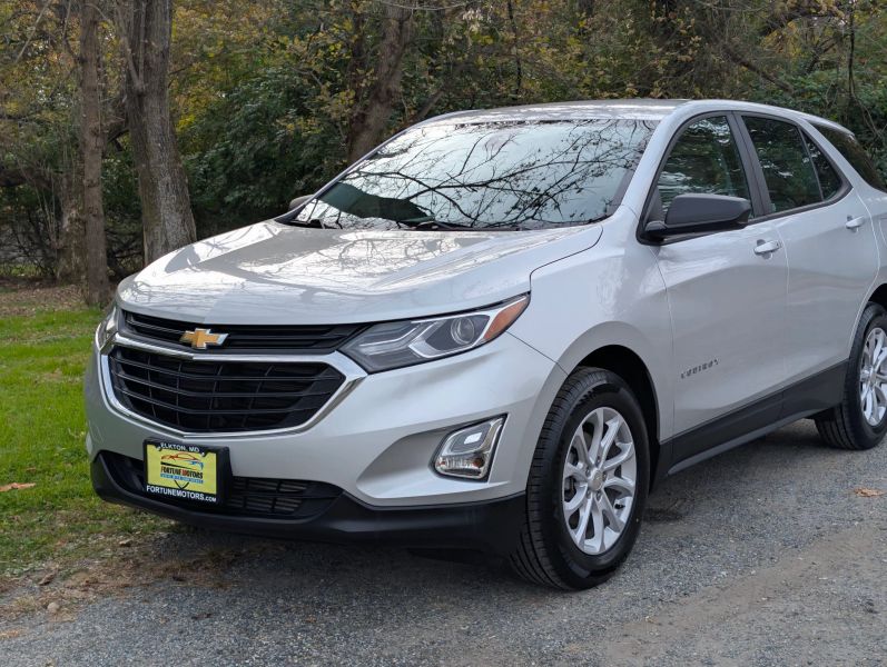 Used 2020 Chevrolet Equinox LS Sport Utility 4D SUV
