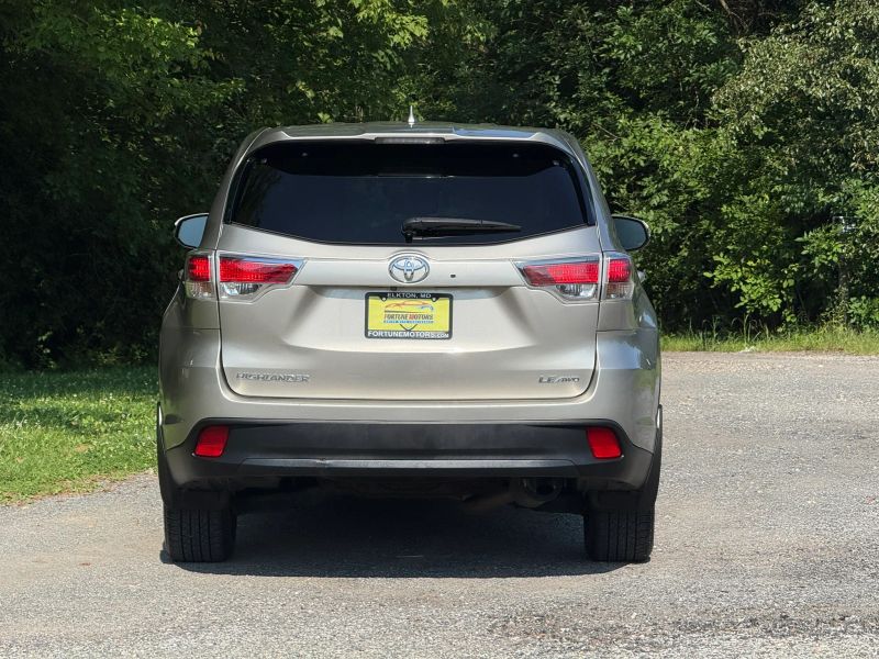 2016 Toyota Highlander LE Plus - Photo 28