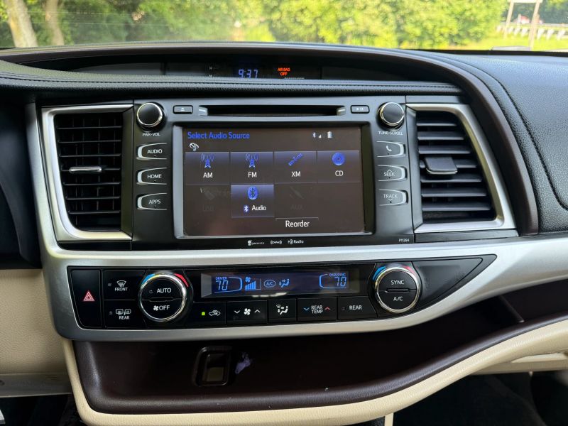 2016 Toyota Highlander LE Plus - Photo 15