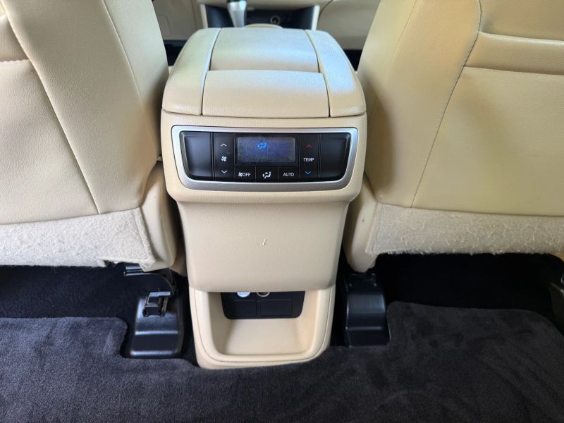 2016 Toyota Highlander LE Plus - Photo 21